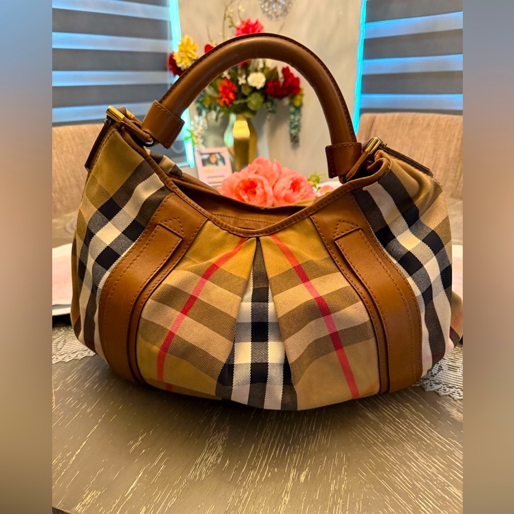 Burberry Tan and Brown Shoulder Bag with Iconic Check Pattern - Picture 2 of 16